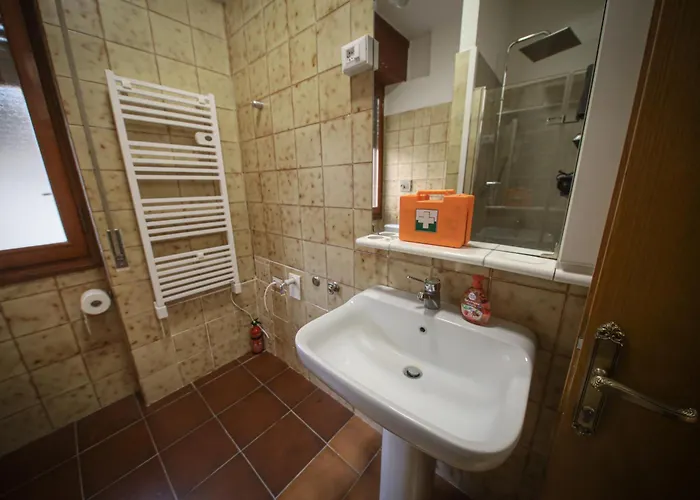 Relaxing By The Apartamento Ispra